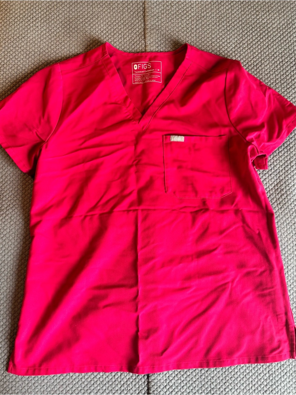 Figs ultra rose Catarina one pocket Scrub Top (Hot Pink)
